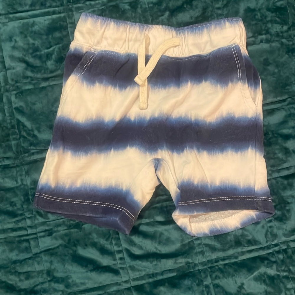 Old Navy toddler boy’s short